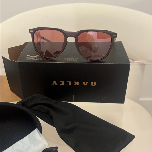 Oakley Thurso Sunglasses with Rose Lenses - Picture 6 of 6